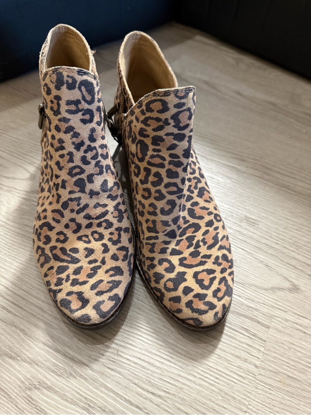 Women's Lucky Brand Basel ankle booties Size 7 M